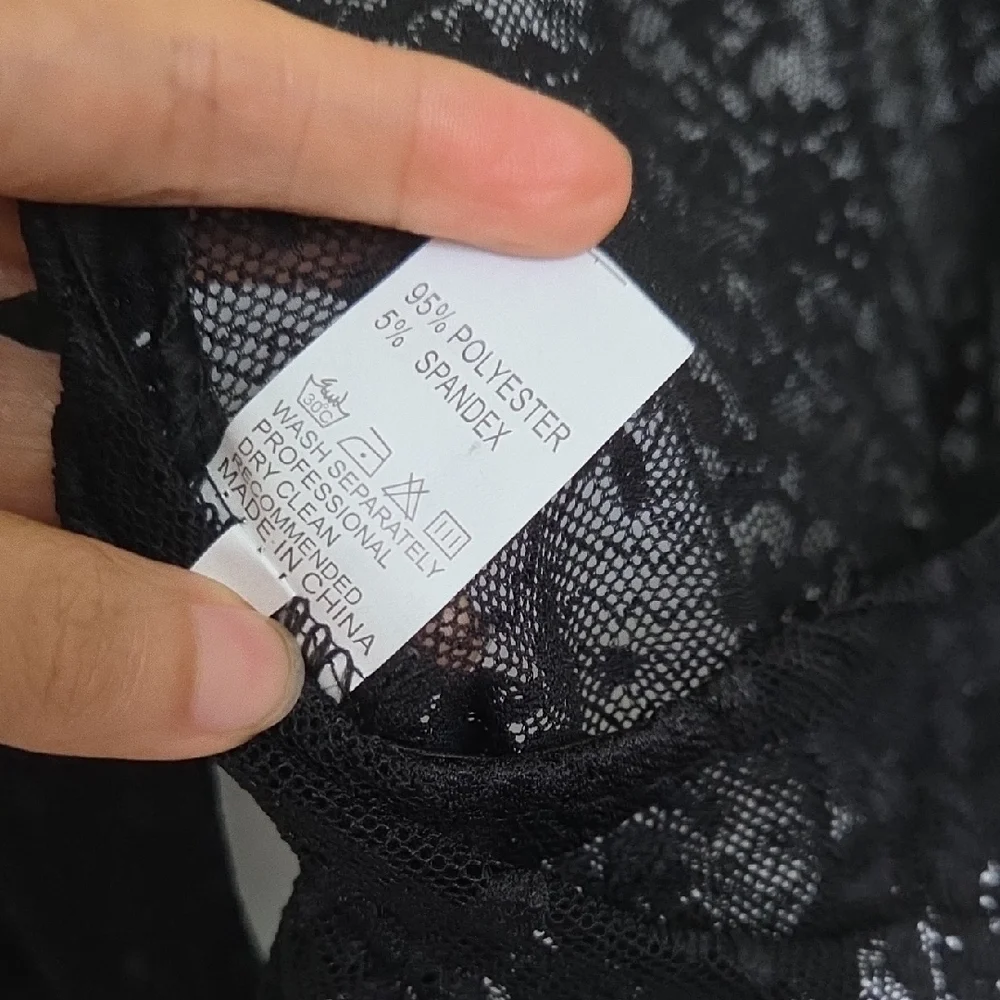 Chic Black Lace Long Sleeve Blouse - Picture 7 of 12